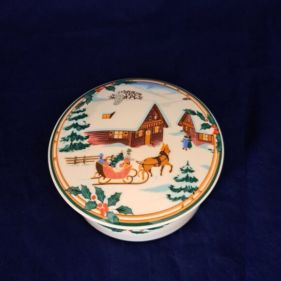 Mikasa Christmas Magic Porcelain Trinket Box With Seasonal Lid Art - Picture 1 of 11